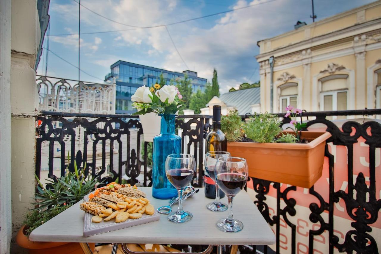 Апартаменты Heart Of Downtown Freedom Square Тбилиси Экстерьер фото